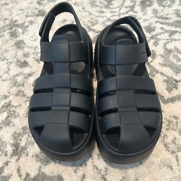 CROCS Black Women's Sandals - Picture 1 of 3